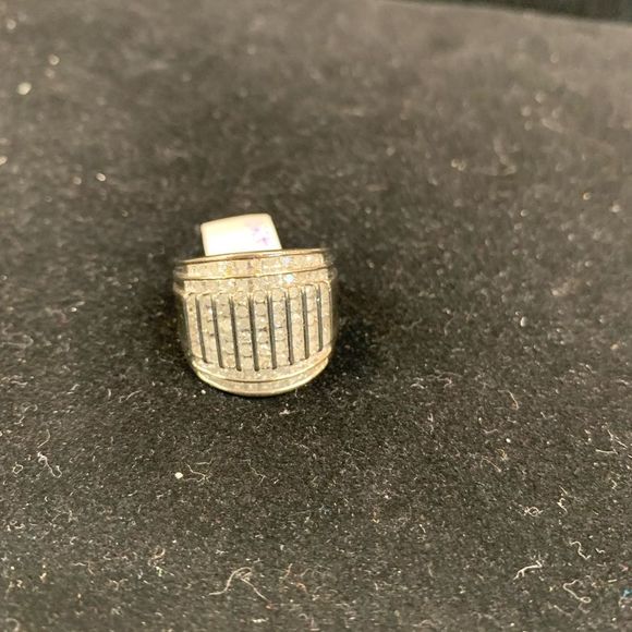 Real 10K White Gold & REAL Diamond Ring Size 7 - Picture 4 of 4